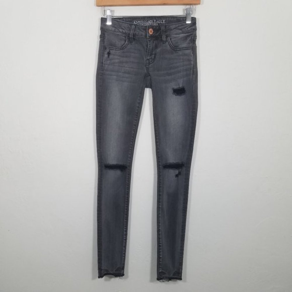 American Eagle Super Low Jegging Distressed Super Stretch Size 0